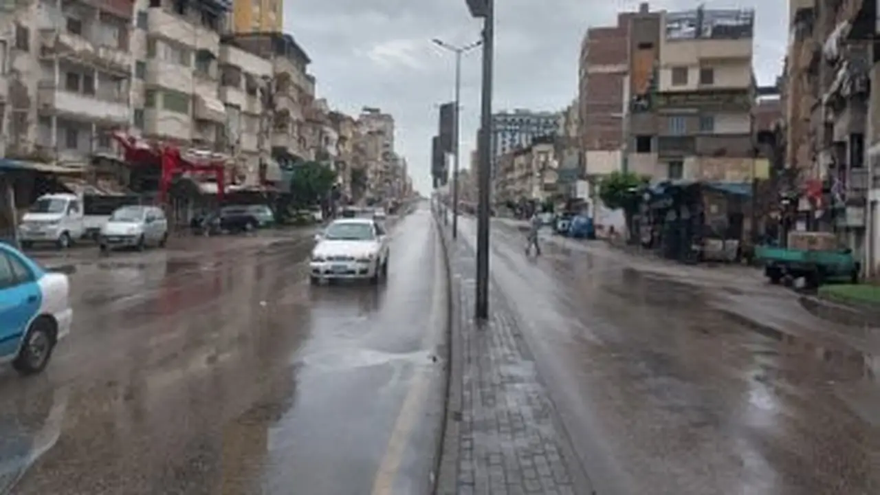 طقس مضطرب في دمياط يثير القلق بثاني أيام عيد الفطر وسط أمطار ورياح